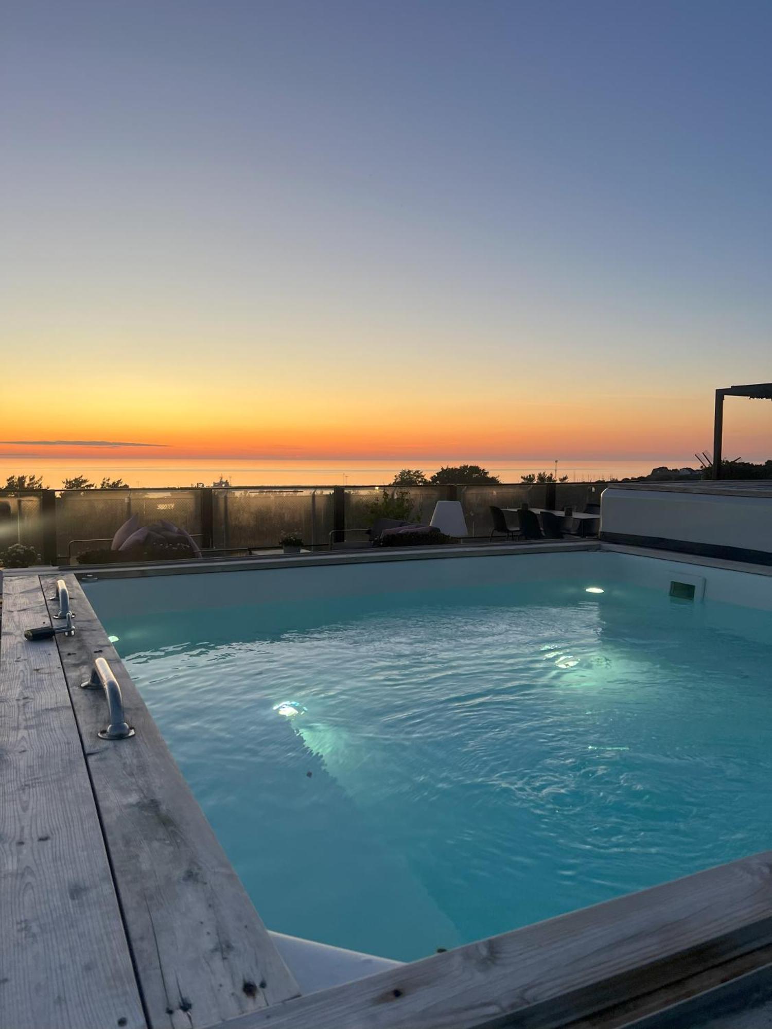 First Hotel Kokoloko Висбю Экстерьер фото